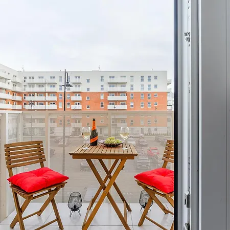 Lumina Luxury With Parking *