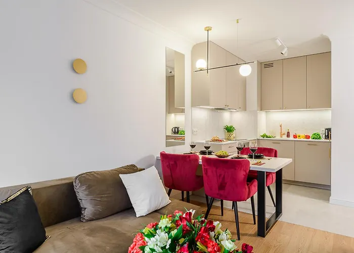 Lumina Luxury With Parking *