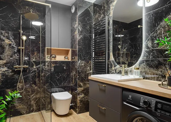 Lumina Luxury With Parking *